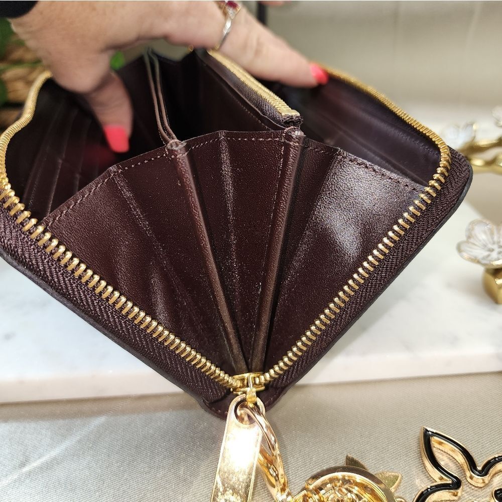 Authentic Louis Vuitton Vernis Amarante Zipper Wallet w/ Dust Bag and Box - Picture 11 of 17